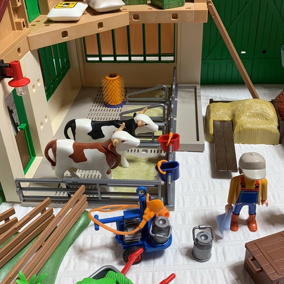 Large Country Barn w/Silo 5119 by Playmobil - Complete - Family Farm - Picture 9 of 17